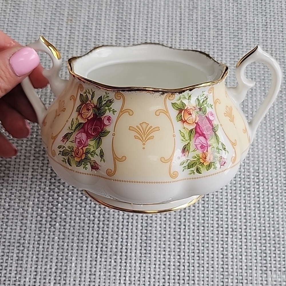 Royal Albert Old Country Roses Tea Sugar Caddy - Missing Lid